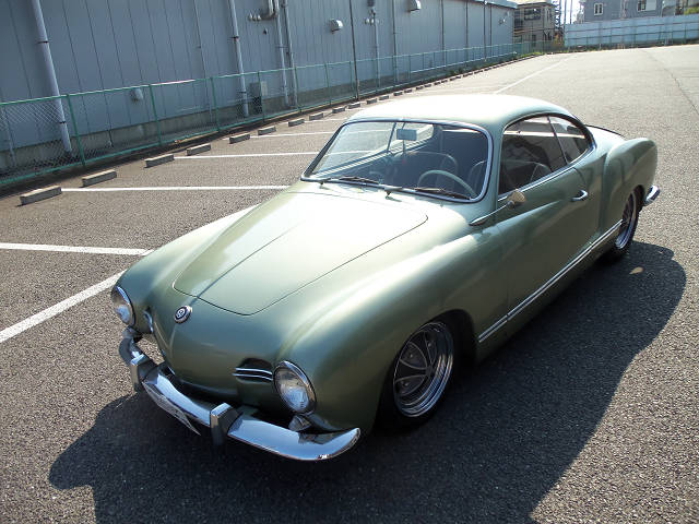 ��⃏�[�Q�� �J���}���M�A 1957�N�� (KARMANN GHIA COUPE)