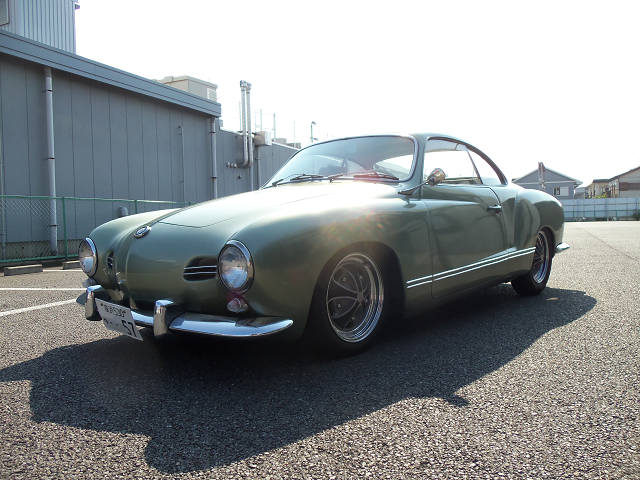 ��⃏�[�Q�� �J���}���M�A 1957�N�� (KARMANN GHIA COUPE)
