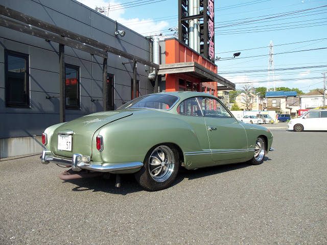 ��⃏�[�Q�� �J���}���M�A 1957�N�� (KARMANN GHIA COUPE)