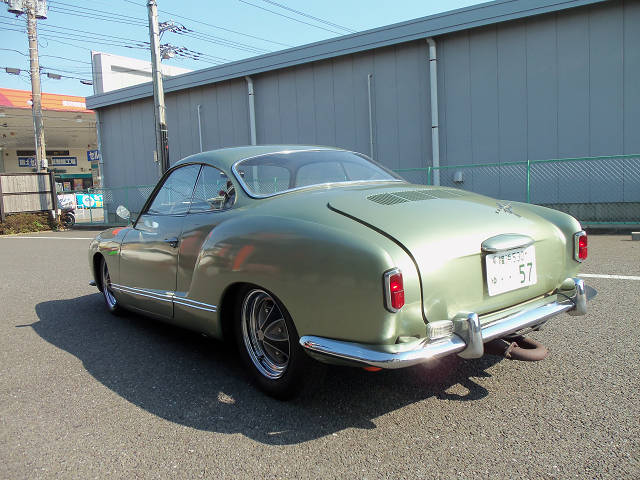 ��⃏�[�Q�� �J���}���M�A 1957�N�� (KARMANN GHIA COUPE)