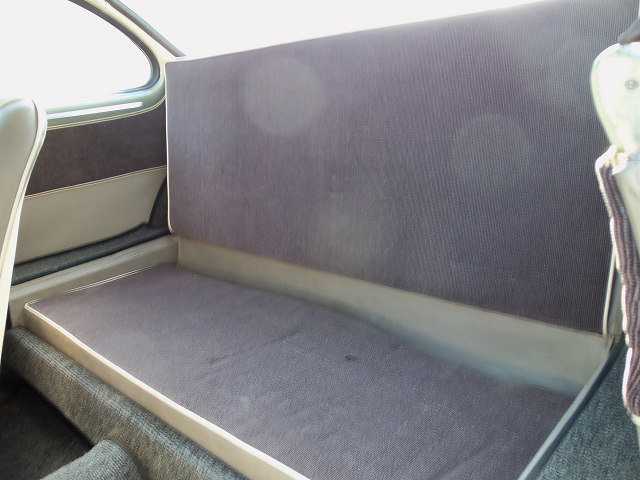 ��⃏�[�Q�� �J���}���M�A 1957�N�� (KARMANN GHIA COUPE)