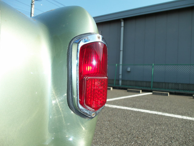 ��⃏�[�Q�� �J���}���M�A 1957�N�� (KARMANN GHIA COUPE)