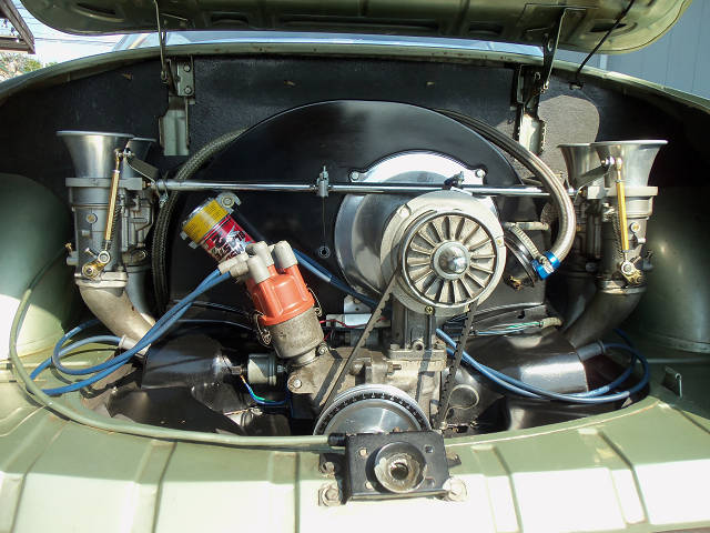 ��⃏�[�Q�� �J���}���M�A 1957�N�� (KARMANN GHIA COUPE)