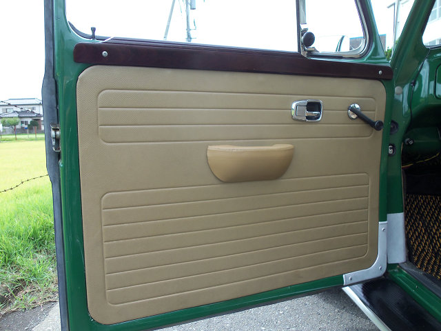 ��⃏�[�Q���r�[�g�� 1971�N�� �^�C�v1(TYPE1)1302S