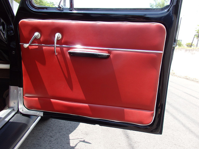 ��⃏�[�Q���r�[�g�� 1956�N�� TYPE-1 OVAL